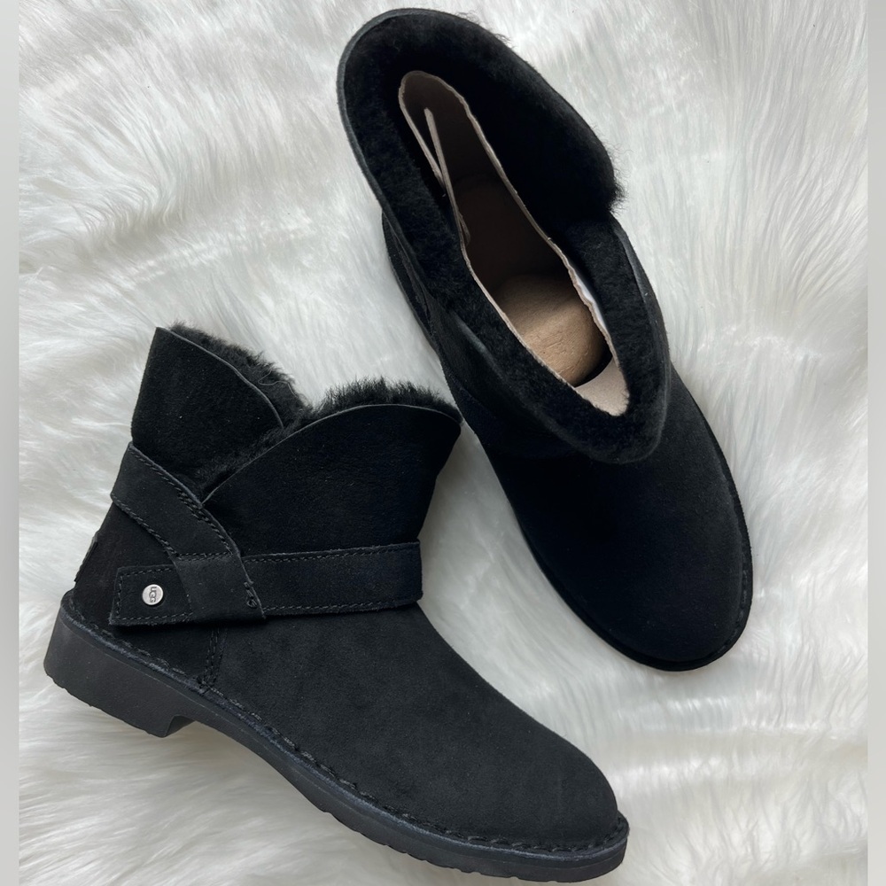 🆕 Ugg Women's Black Zariyah Ankle Boot Faux Fur Lined Size 5